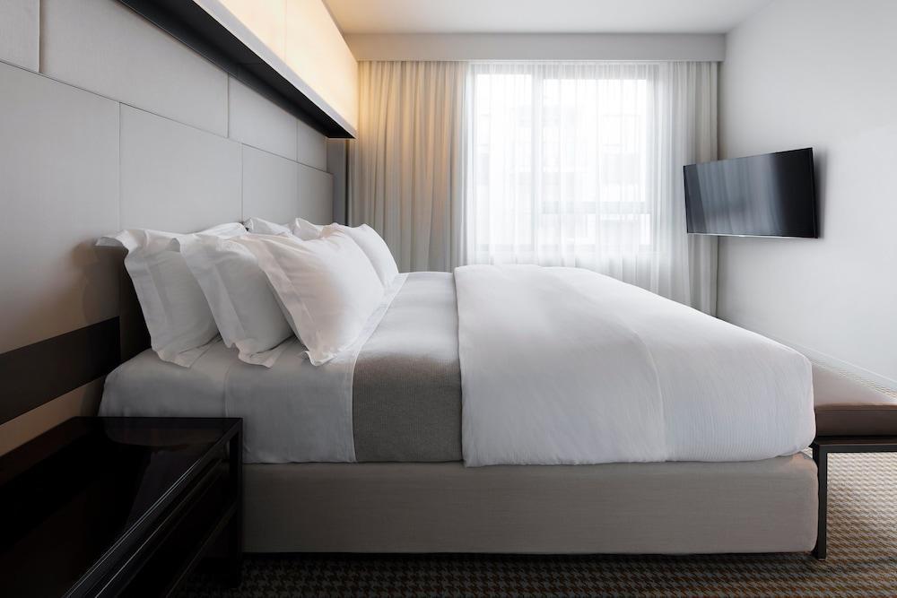 Hotel Realm Canberra Zewnętrze zdjęcie A bed