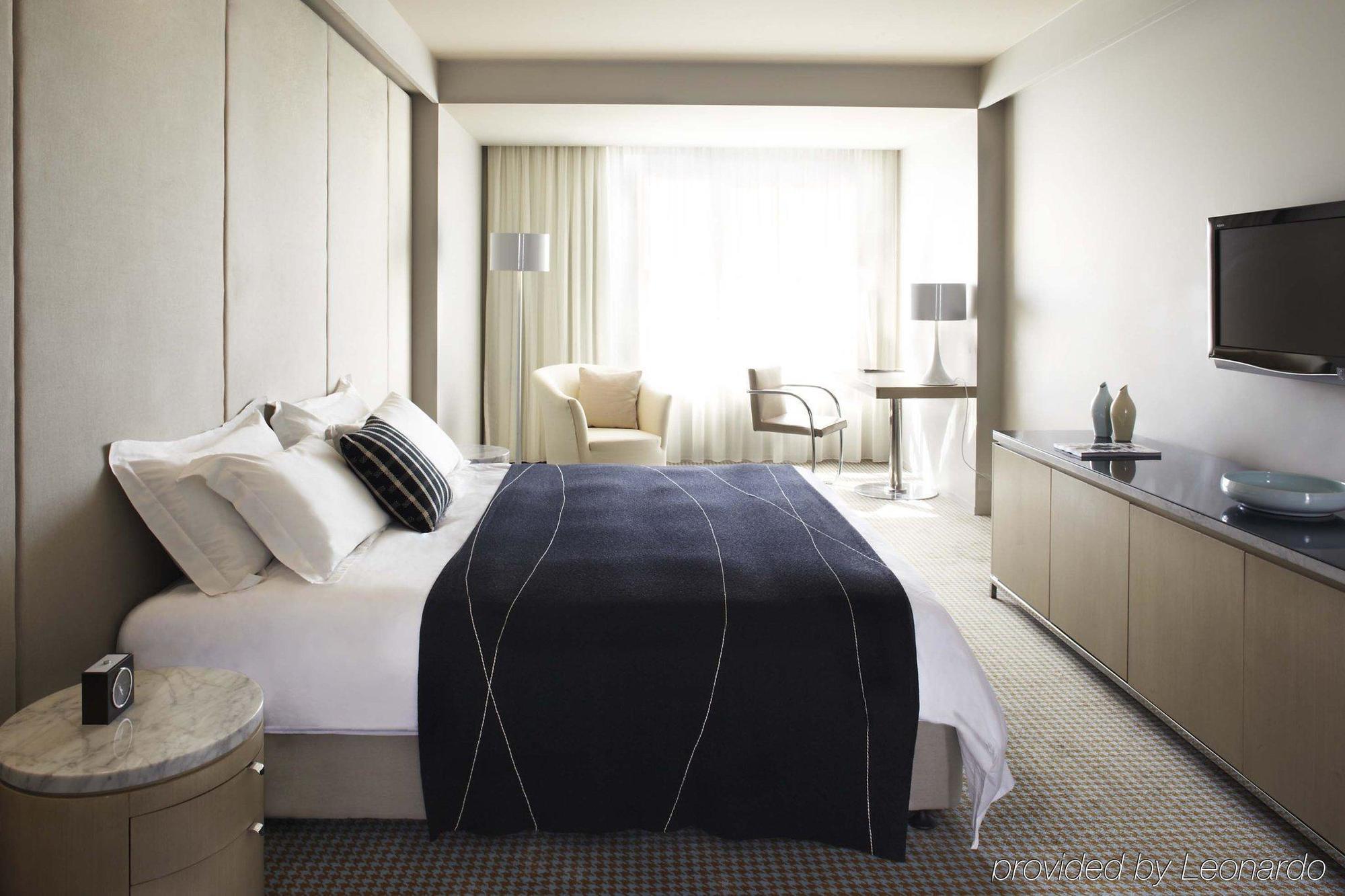 Hotel Realm Canberra Pokój zdjęcie A bedroom at The Park