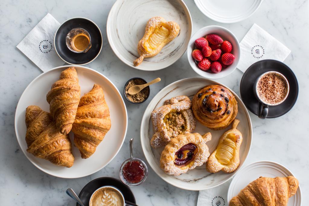 Hotel Realm Canberra Zewnętrze zdjęcie Croissants and other pastries