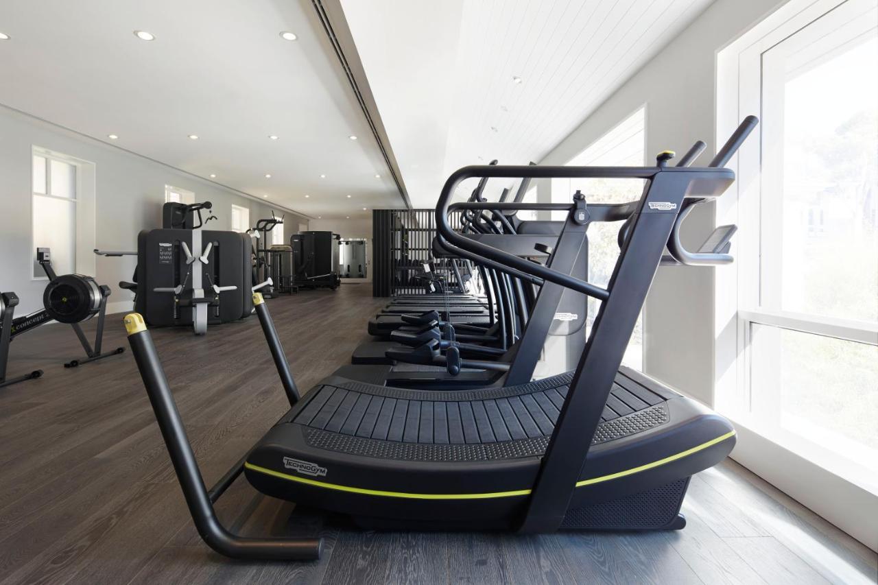 Hotel Realm Canberra Zewnętrze zdjęcie A treadmill